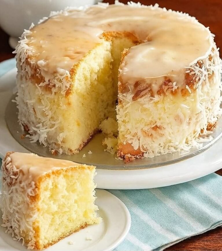 Bolo Gelado de Coco e Leite Condensado