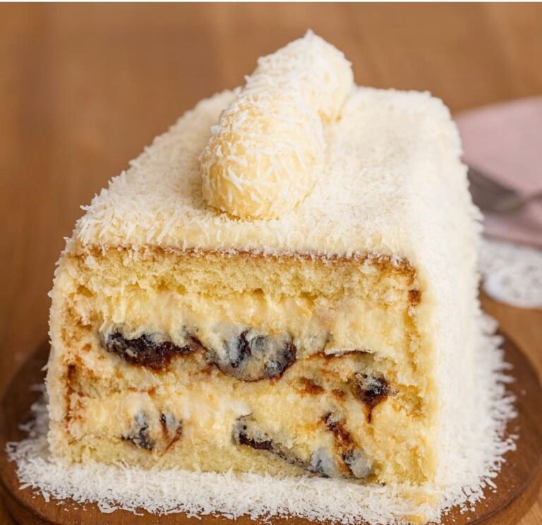 Bolo de Cocada com Ameixa