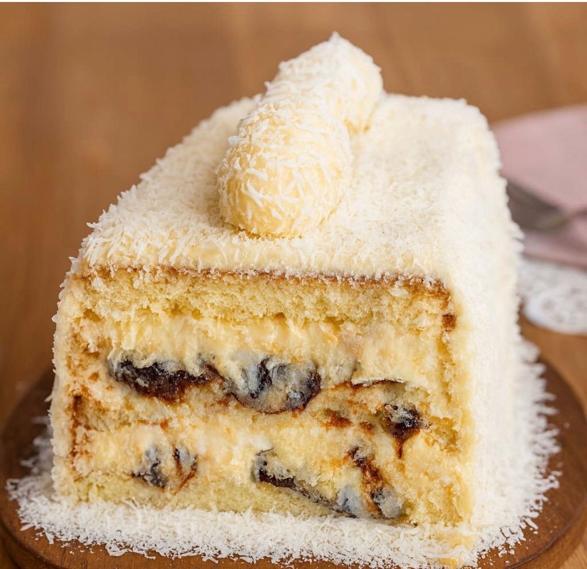 Bolo de Cocada com Ameixa